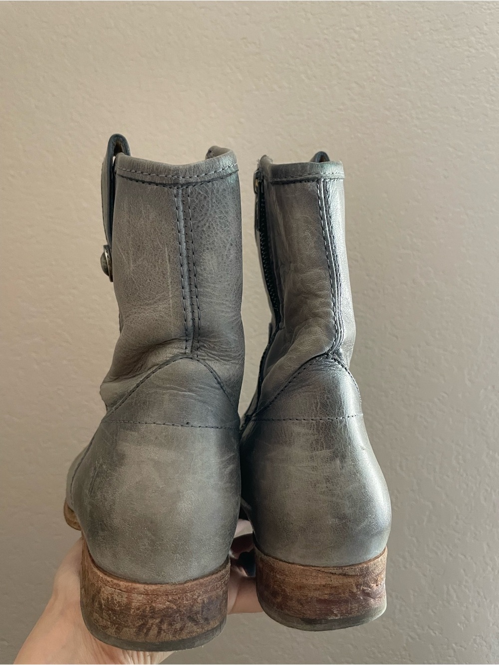 Frye Melissa Button Short Boots Grey Leather Ankle Booties Size 7.5 - Picture 4 of 9